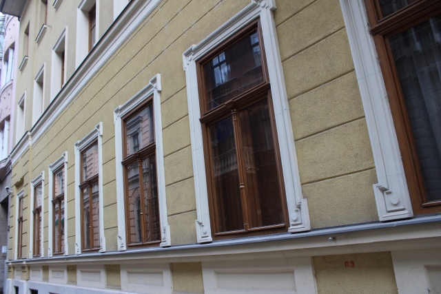 SJC Horánszky utca 14. és környéke, Jézus Szíve Templom, Loyola Café (külső) – 2014. február