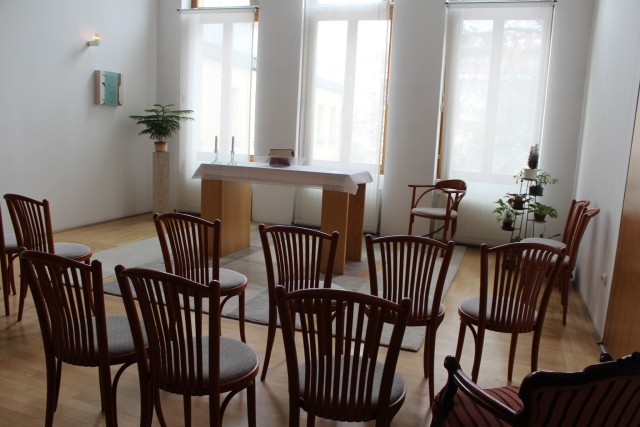 SJC Horánszky utca 14. és környéke, Jézus Szíve Templom, Loyola Café (külső) – 2014. február